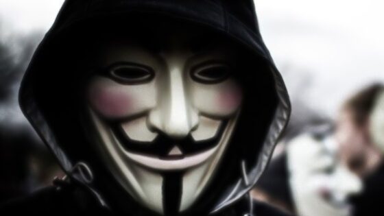 Člani hekerske skupine Anonymous teroriste »strašijo« s pornografsko vsebino.