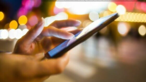 Uporabniki mobilnih naprav Apple lažje sežejo v denarnico za nakup aplikacij kot uporabniki Androida.