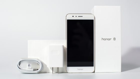 Honor 8  - Prepričljiva tehnologija in navdihujoč dizajn