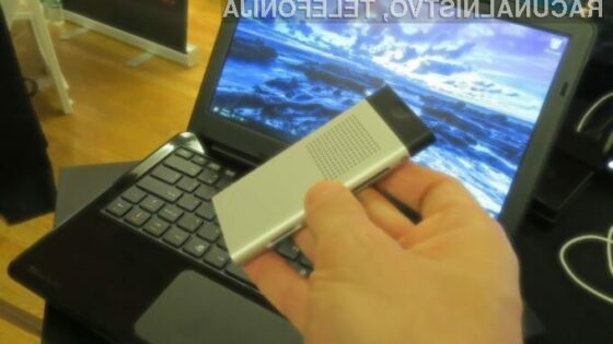 Kompaktni modularni prenosni računalnik InFocus Kangaroo Notebook omogoča hitro menjavo strojnih komponent.