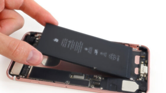 Popolnoma razgaljeni iPhone 7 - le kaj skriva v notranjosti?