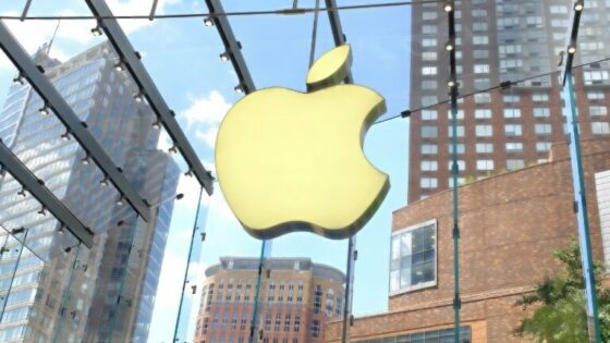 Podjetje Apple naj bi ponudilo v prodajo še iPhone, opremljen s 5-palčnim zaslonom!