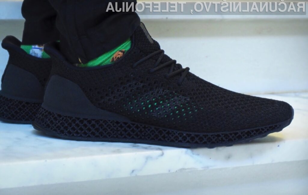 Natisnjene športne copate Adidas 3D Runner so lahke in prijetne za nošenje!