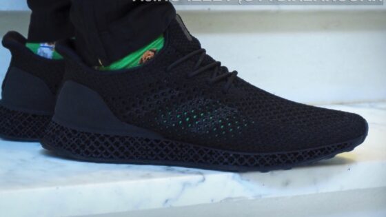 Natisnjene športne copate Adidas 3D Runner so lahke in prijetne za nošenje!