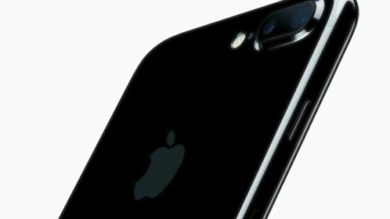 Apple naj bi zniževal proizvodnjo iPhonov 7