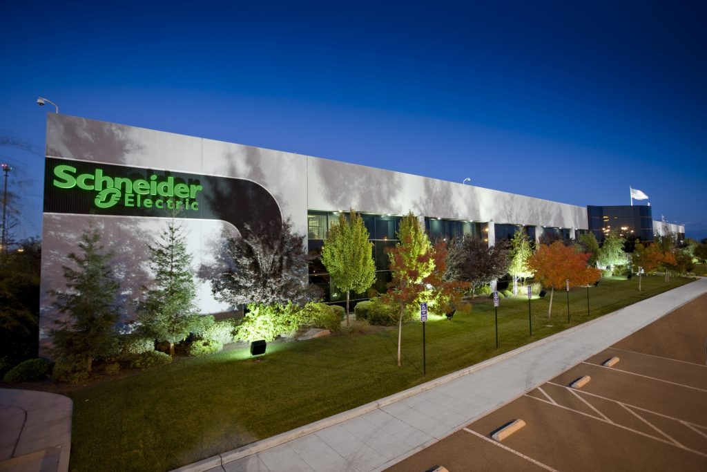 Schneider Electric ostaja vodilni proizvajalec rešitev za podatkovne centre