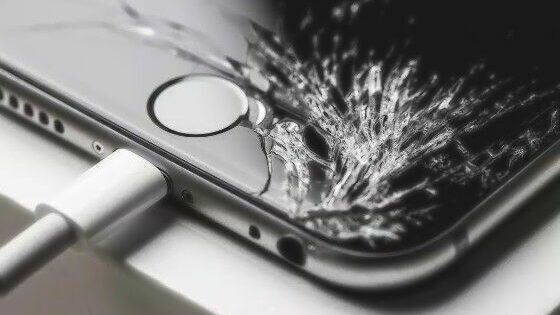 Apple ima ekskluzivno pravico nad programom, ki bi uporabnike mobilnih telefonov obveščal o poškodovanih zaslonih!