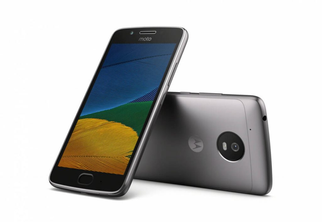 Premijska izkušnja za vse: nova pametna telefona Moto G⁵ in Moto G⁵ Plus