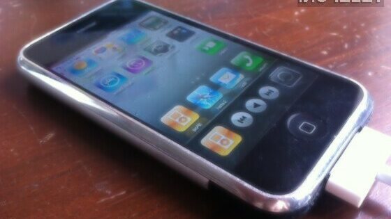 Ali ste vedeli, da so telefoni Apple iPhone 2G še vedno v uporabi?