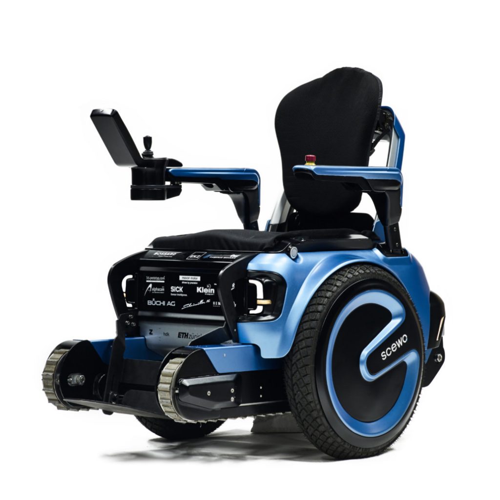 Revolucionarni invalidski voziček, ki z lahkoto premaguje stopnice