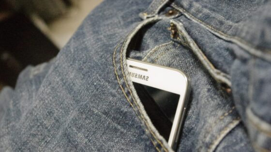 Samsung za iPhone 8 pripravlja 80 milijonov OLED ekranov