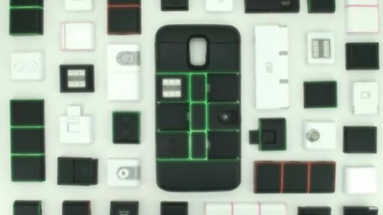 Facebook bi lahko ponudil v prodajo tako modularni pametni mobilni telefon kot pametni zvočnik.