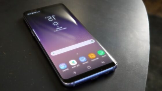Pametni mobilni telefon Samsung Galaxy S8 Mini naj bi bil na voljo še pred koncem leta.