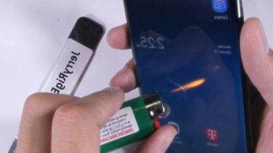 Pametni mobilni telefon Sasmung Galaxy Note 8 se je v praksi izkazal za precej odpornega.