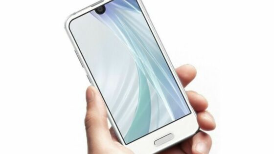 Sharp Aquos R Compact je prilagojen igranju mobilnih iger!
