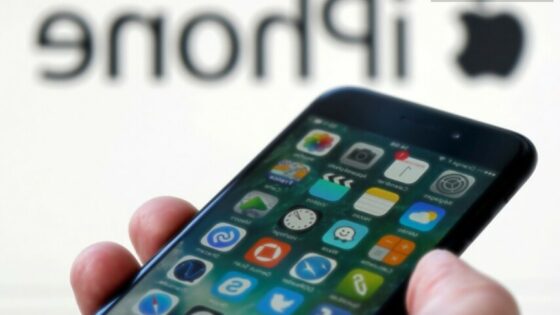 Nova telefona iPhone bosta opremljena z zasloni AMOLED!
