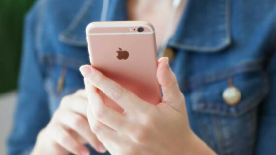 Podjetje Apple bo uporabnikom za menjavo baterije telefona ponudilo zajeten popust!
