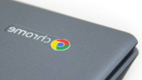 Računalniki Chromebook gredo med študenti v prodajo kot za stavo.