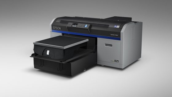Epson najavil tiskalnik SureColor SC-F2100, ki tiska neposredno na oblačila