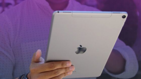 Microsoft Edge naj bi bil upravnikom tabličnih računalnikov iPad na voljo še pred pomladjo.