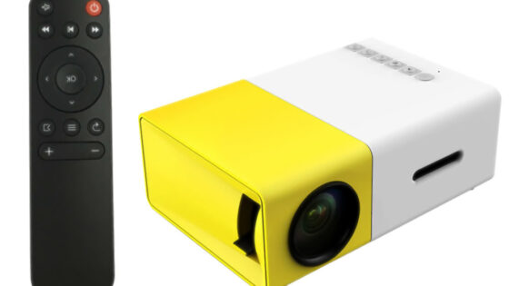 Miniaturni žepni projektor FW1S YG300 nam bo prav prišel za številna opravila!