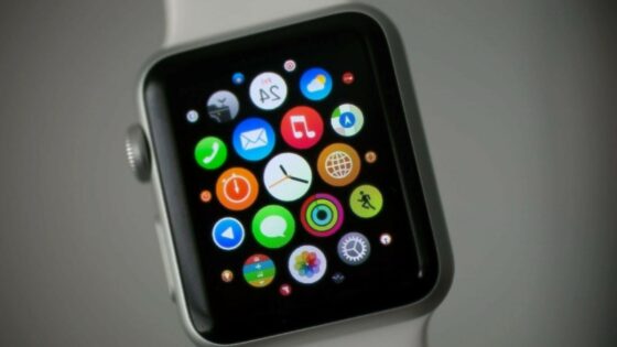 Povpraševanje po pametni ročni uri Apple Watch je iz dneva v dan večje!