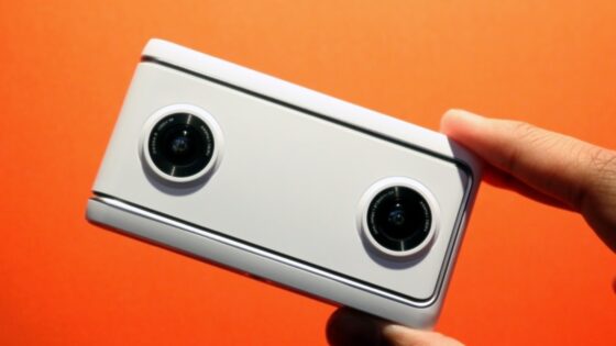 Kamera Lenovo Mirage Camera nedvomno predstavlja pomembno prelomnico na področju navidezne resnilnosti.