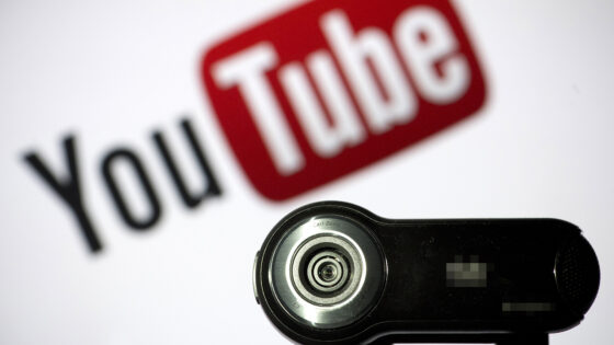 Na portalu YouTube je več kot 50 tisoč kanalov s skrajno neprimerno vsebino za otroke.