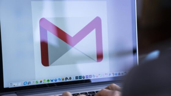 Možnost »Confidential Mode« bo pošiljateljem omogočila, da bodo prejemniku onemogočili posredovanje, kopiranje, prenašanje ali tiskanje določenih elektronskih sporočil.