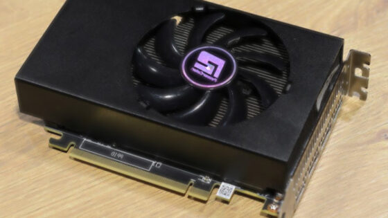 Podjetju Powercolor je kot prvemu uspelo izdelati kompaktno različico zmogljive grafične lartice AMD Radeon RX Vega.