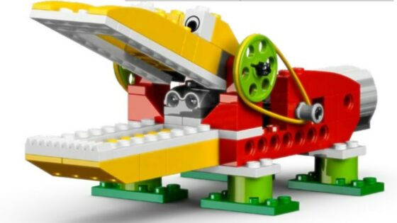 Ogrevanje možgančkov pred začetkom šole: tečaji programiranja in robotike pri Telekomu Slovenije