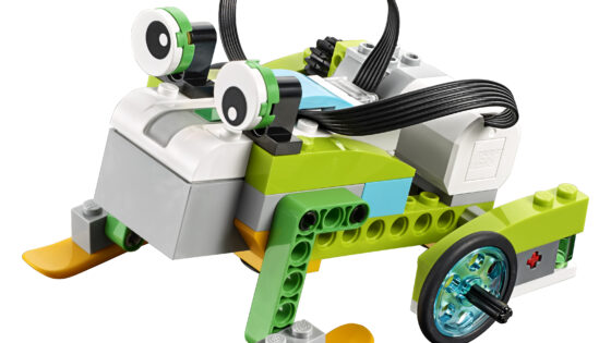 Ogrevanje možgančkov pred začetkom šole: tečaji programiranja in robotike pri Telekomu Slovenije