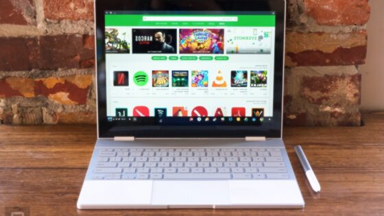 Prvi osebni računalnik Chromebook, ki bo dobil možnost poganjanja Linux aplikacij, bo Google Pixelbook.