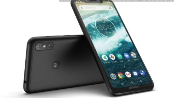 Pametna mobilna telefona Motorola One in Motorola One Power za malo denarja ponujata veliko!