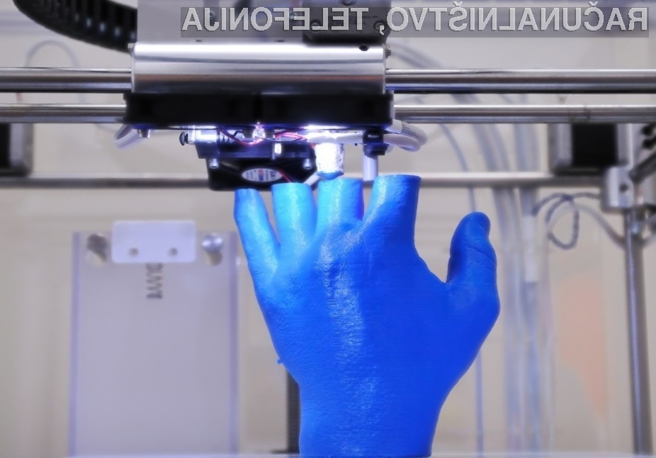 Natisnjen predmet je mogoče povezati s 3D tiskalnikom, ki je bil uporabljen pri tiskanju.