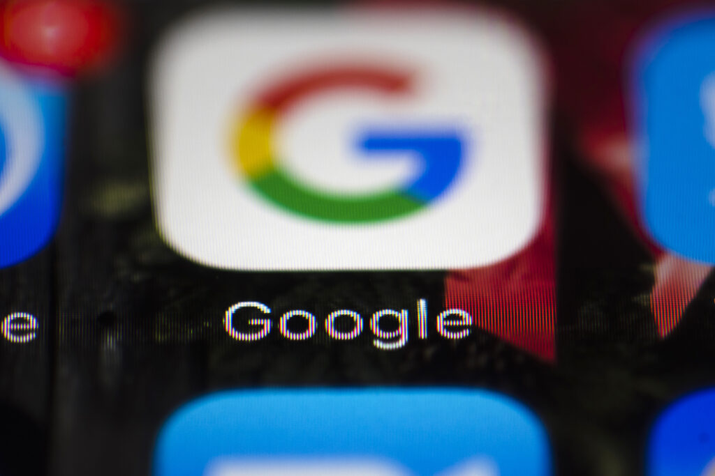 Google bo za evropski trg razdelili licenco za njihove standardne aplikacije iz Chroma in njihov uradni spletni iskalnik Google.