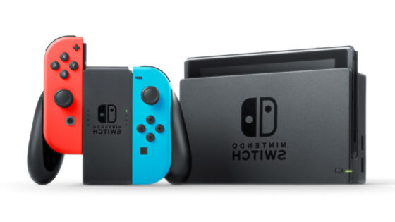 Igralna konzola Nintendo Switch s prilagodljivim igralnim ploščkom Joy-Con