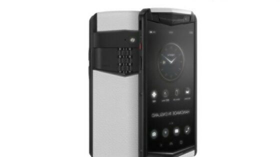 Za pametni mobilni telefon Vertu Aster P bo treba odšteti vsaj 4.500 evrov.
