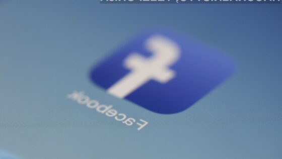 Facebook s svojimi dobrodelnimi orodji zbral več kot milijardo evrov