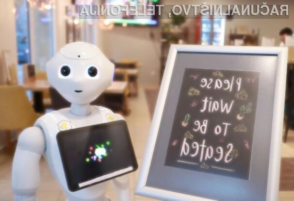 Obiskovalci budimpeške kavarne Enjoy so nad delom robotov več kot navdušeni.