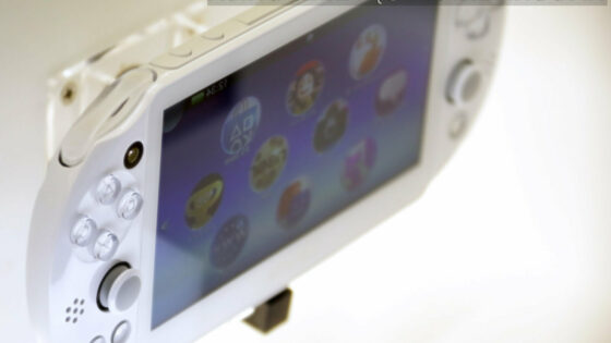 Prenosna igralna konzola Sony PlayStation Vita je bila med nami vse od decembra leta 2011.