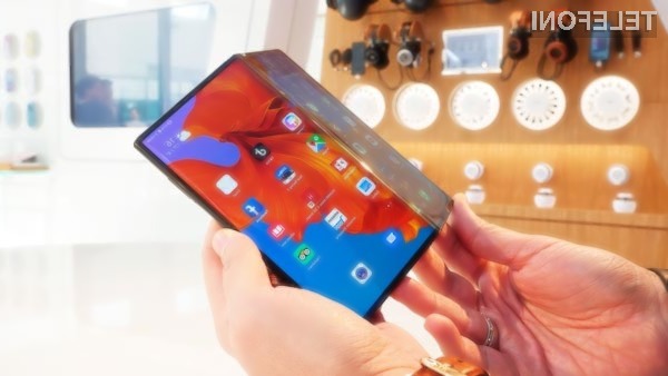 Vrhunski pametni mobilni telefon Huawei Mate X naj bi bil naprodaj že junija letos.