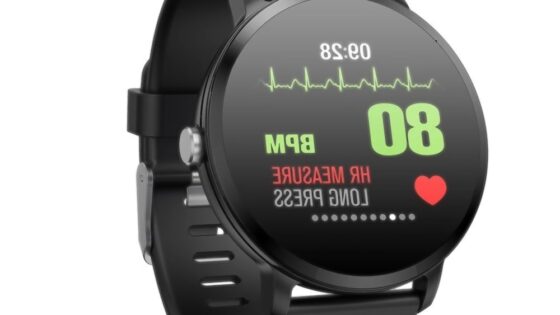 Za pametno ročno uro V11 Smart Watch je treba odšteti zgolj 20,89 evrov.