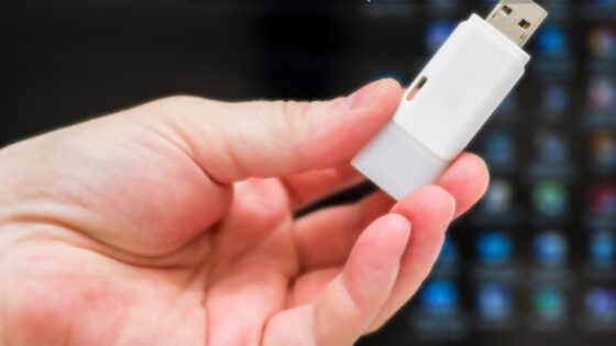 Nekdanji študent je univerzi s ključem USB Killer povzročil za preračunanih 51,5 tisoč evrov škode.