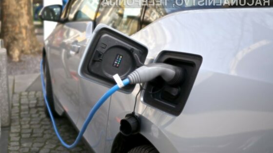 Že leta 2040 naj bi trgovcem skupno uspelo prodati za okoli 56 milijonov električni avtomobilov širom sveta.