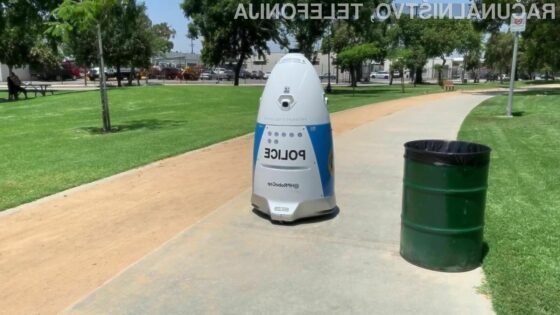 Robot policist je naletel na veliko zanimanje s strani javnosti.