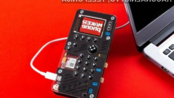 Mobilni telefon MAKERphone je naprodaj za preračunanih 120 evrov.