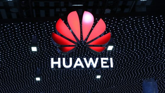 Huawei po polovici leta zabeležil 23,2-odstotno rast prihodkov