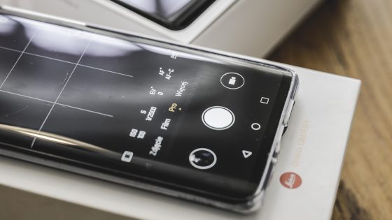 Huawei že drugič zapored prejel nagrado EISA “Best Smartphone of the Year” za Huawei P30 Pro