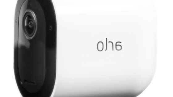 Arlo Pro 3 je po mnenju mnogih poznavalcev trenutno najboljša nadzorna kamera na svetu za domačo uporabo!